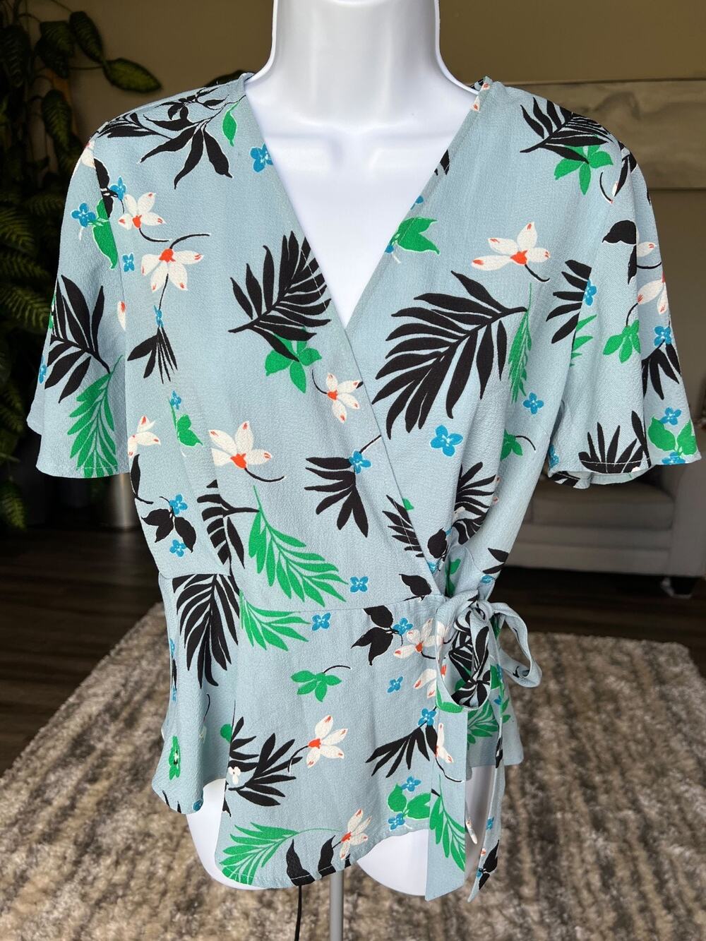 Monteau Blue Floralβ Wrap Blouse Size Large Top #872